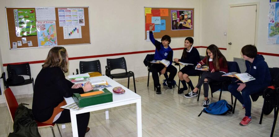 English classes for teenagers from 13 to 15 years old